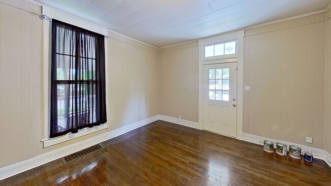 Building Photo - 301 N Spring St