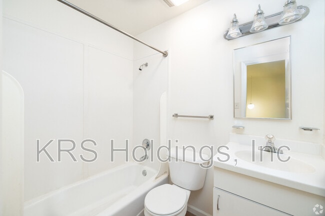 Building Photo - 280 Gulfstream Dr