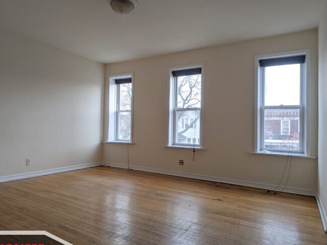 Foto del edificio - 3000 N Whipple St