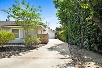 Building Photo - 10918 White Oak Ave