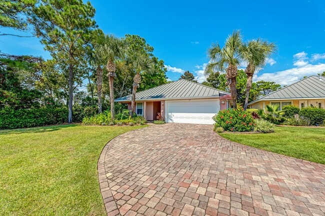 Building Photo - Beautiful 4 Bedroom Beach-Style Cottage!