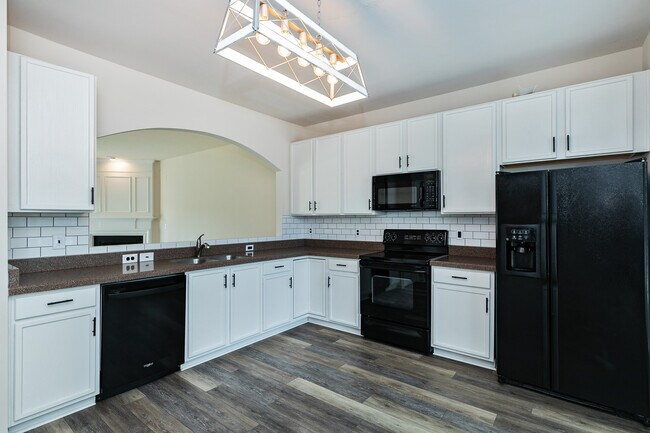 Kitchen - 812 Walnut Woods Dr