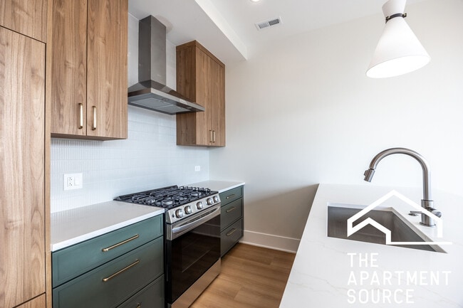 Photo - 1620 W Grand Ave Apartment