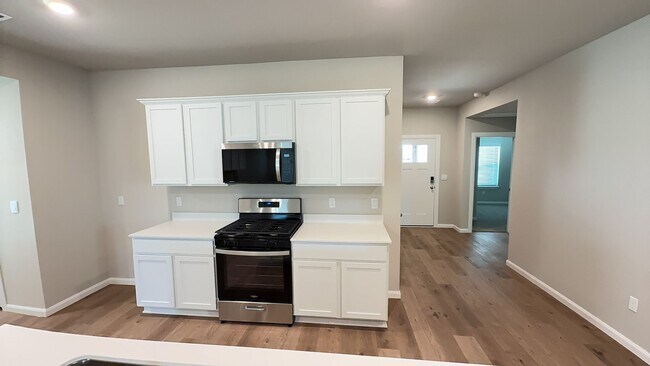 Foto del edificio - Start your year off right in this beautiful 4bed/2bath new construction home!