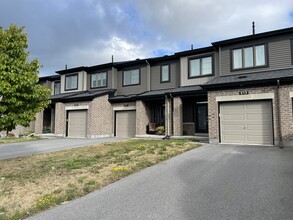 Building Photo - 213 Kimpton Dr