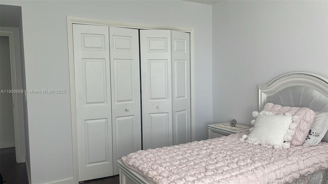 Building Photo - 1001 91st St