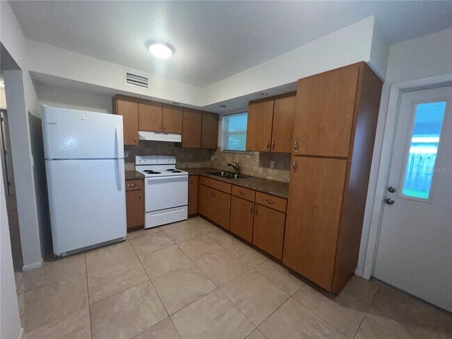 Foto del edificio - 1636 Hayworth Rd