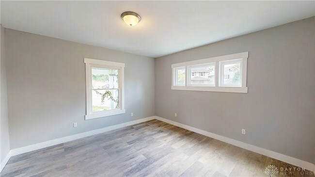 Comedor - 2228 Wayne Ave