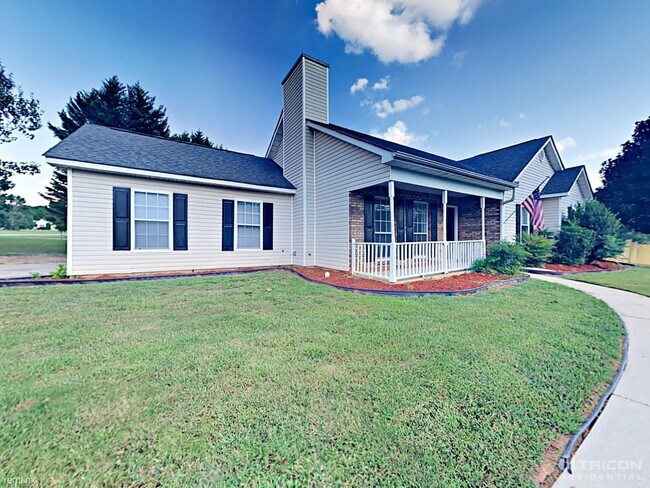 Building Photo - 616 Magnolia Dr