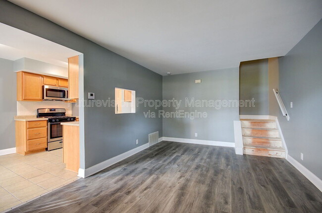 Building Photo - 2302 Carnation Dr