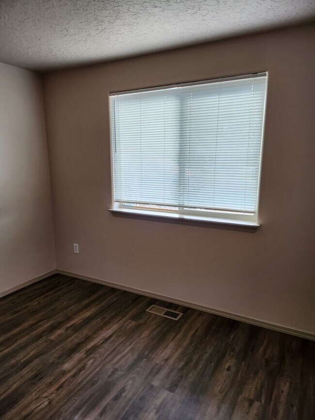 Foto del edificio - COMING SOON! | Huntington Meadows | La Pine