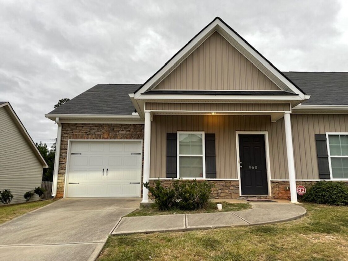 Foto del edificio - Townhome Located in Grovetown
