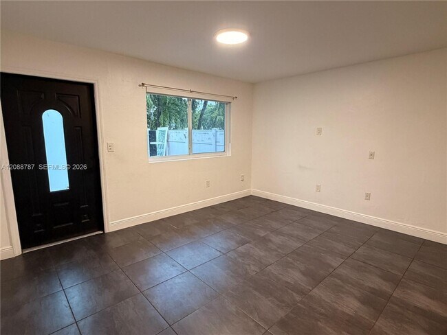 Foto del edificio - 3040 NW 27th St