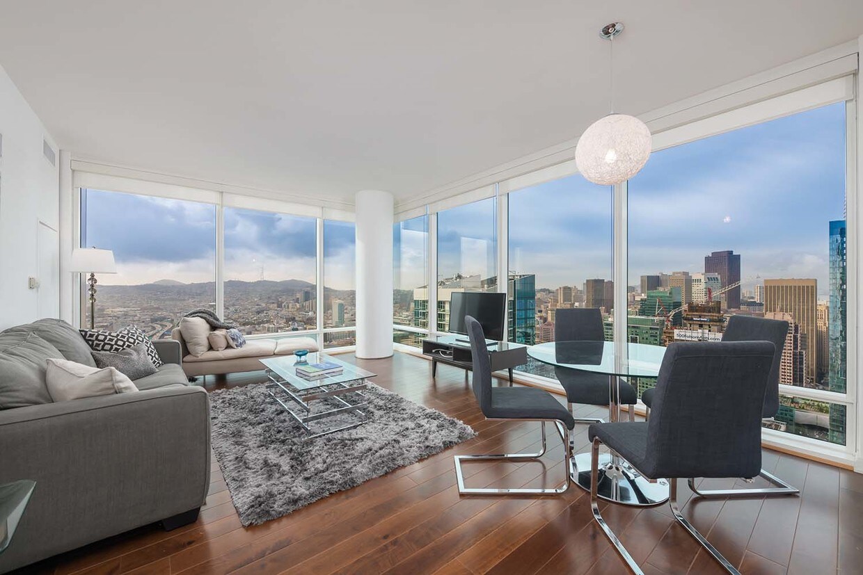Foto principal - City and Water Views