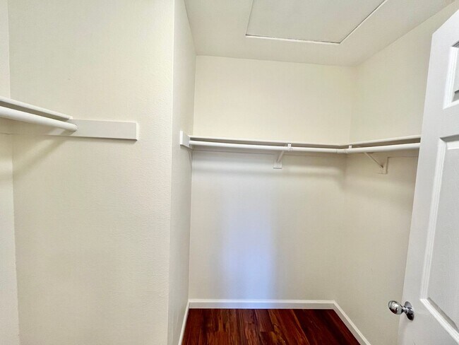 Building Photo - Newly Remodeled 3BR 3BA Home in University Canyon Community - Beautiful Wood floors, Canyon Views...