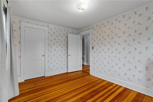 Building Photo - 58 Bedlow Ave