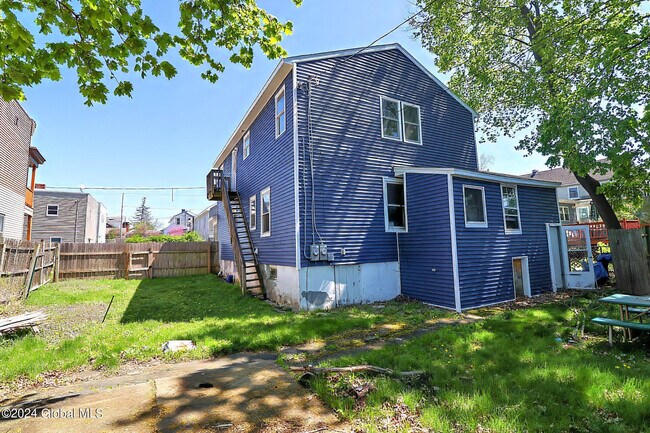 Building Photo - 1541 8th Ave