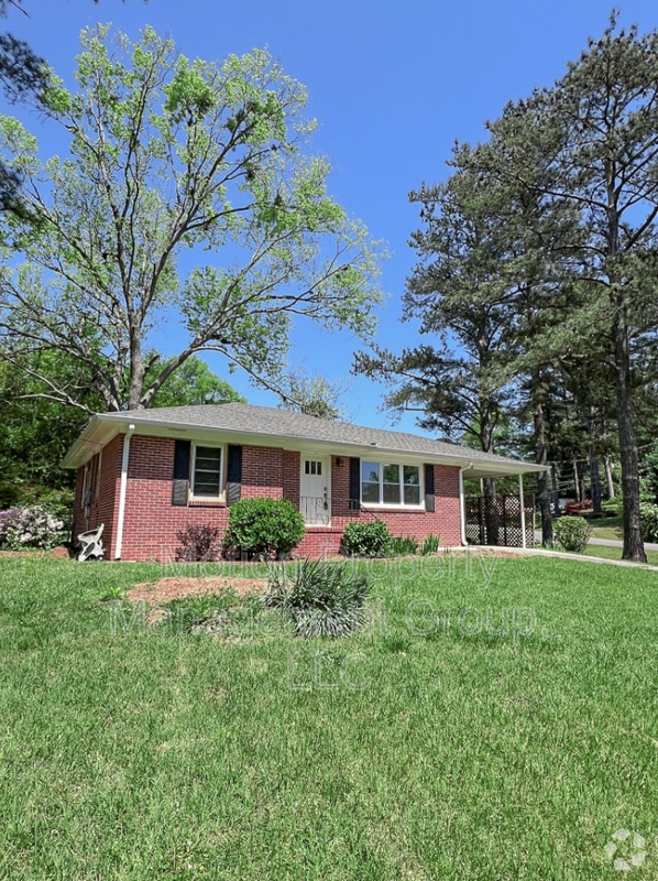 Building Photo - 2189 Clearwater Dr SE