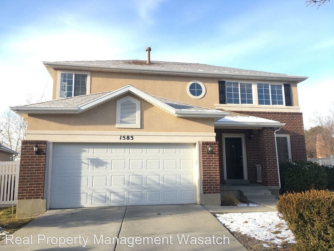 Primary Photo - 1583 Oakridge Park Dr