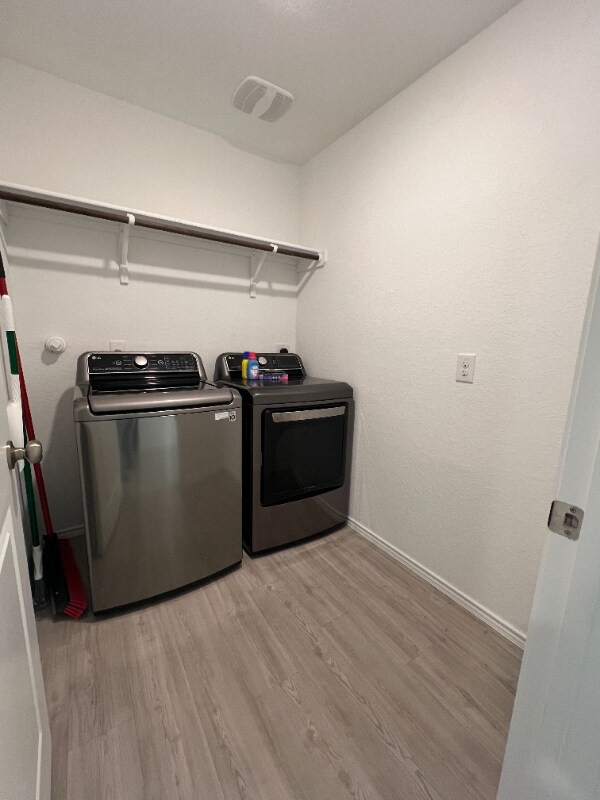 Building Photo - 8615 Astral Pl