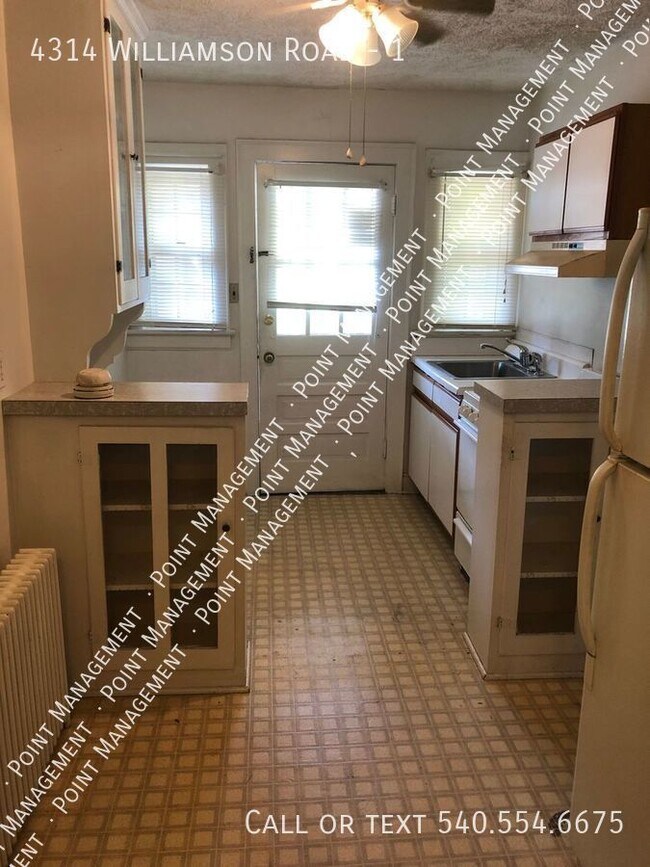 Building Photo - Great 1 bedroom apartment w/ HEAT & WATER ...