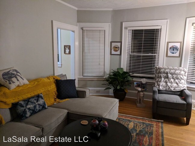 Building Photo - 2 br, 1.5 bath House - 1375 Boulevard