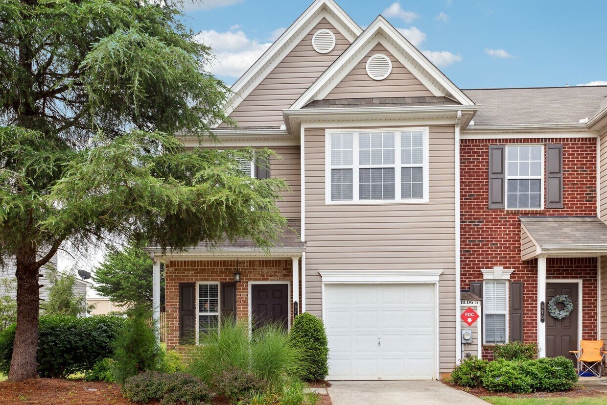 Primary Photo - Azalea Circle Charmer – Walkable, Stylish & Move-In Ready