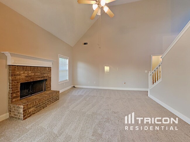 Building Photo - 224 Hedgewood Dr