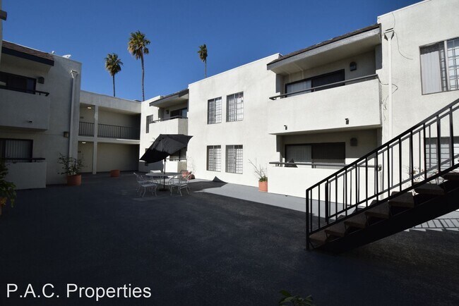 Building Photo - Studio, 1 bath Apartment - 7032 Remmet Ave...