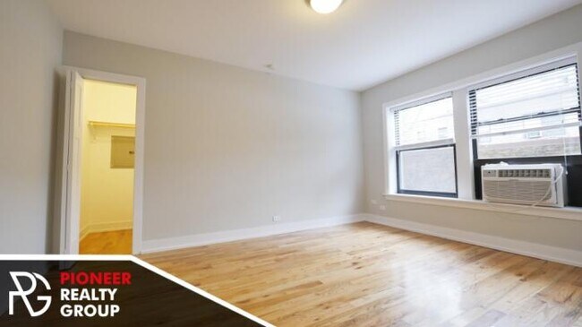 Foto del edificio - 0 bedroom in CHICAGO IL 60614