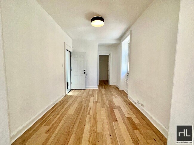 Foto del edificio - One bedroom plus office East 64th street