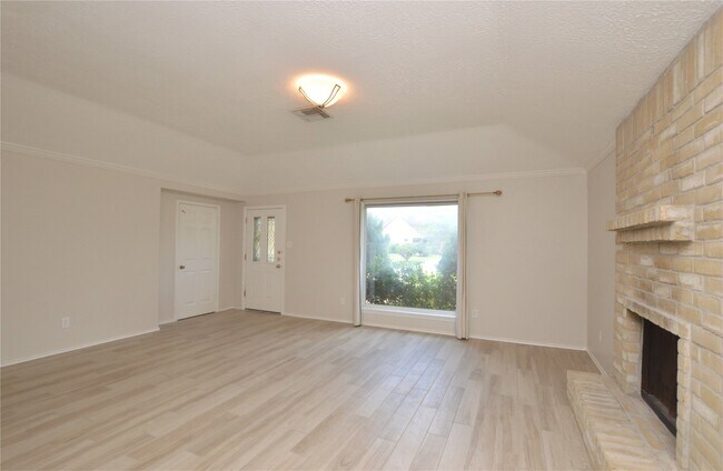 Foto del edificio - 703 Flower Field Ct