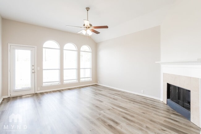 Foto del edificio - 2720 Maple Creek Dr