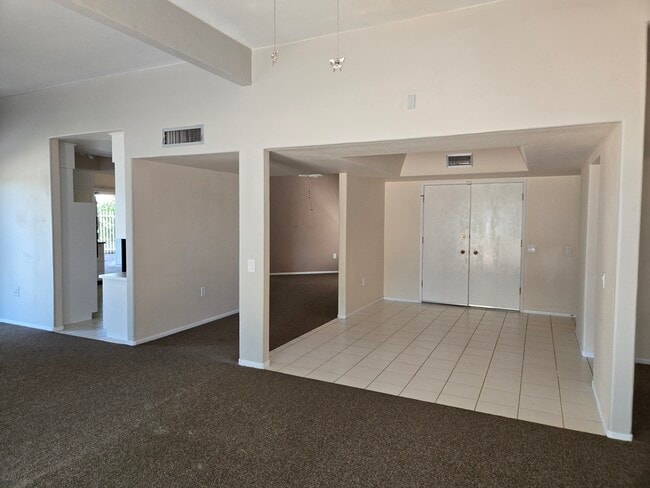 Building Photo - 11021 W Welk Dr