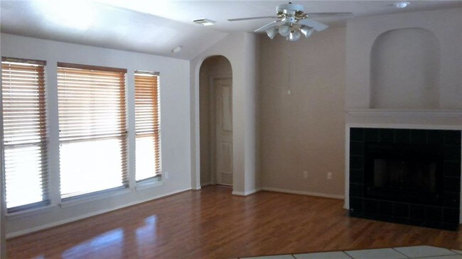 Building Photo - 12431 Zeller Ln