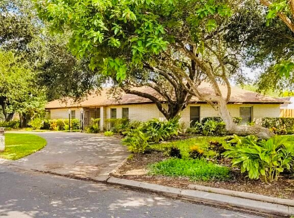 Foto del edificio - 1806 Forest Ln