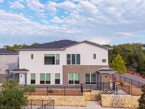 Building Photo - Oasis at Stone Oak