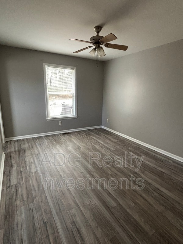 Foto del edificio - 5605 Wrenn Dr