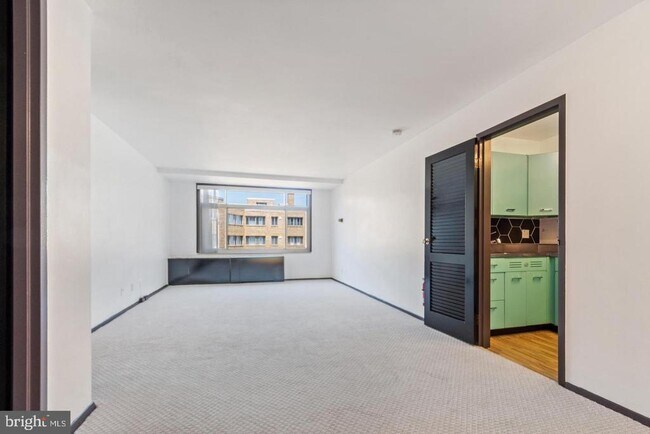 Foto del edificio - 2401 H St NW