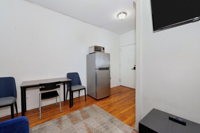 Building Photo - 348 W 36th St.