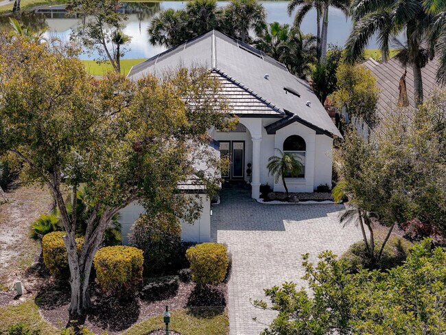 Foto del edificio - 6646 Oakmont Way