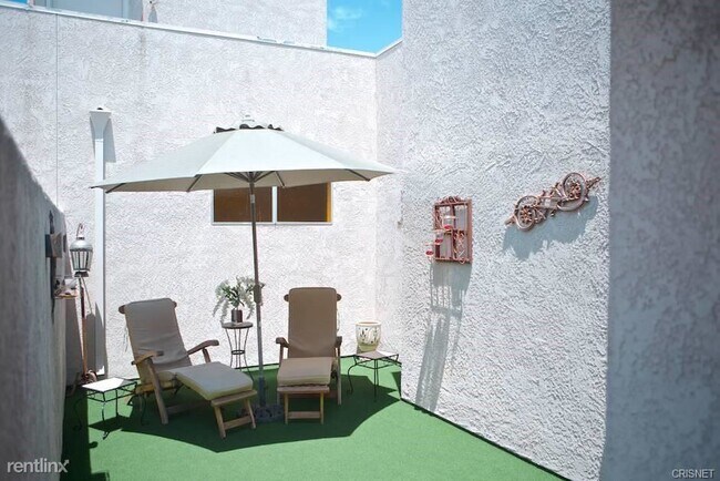Foto del edificio - 2 br, 2 bath Condo - 4705 Kester Ave Unit 303