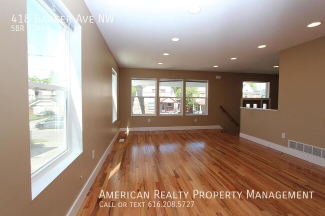 Building Photo - 418 Barker Ave NW