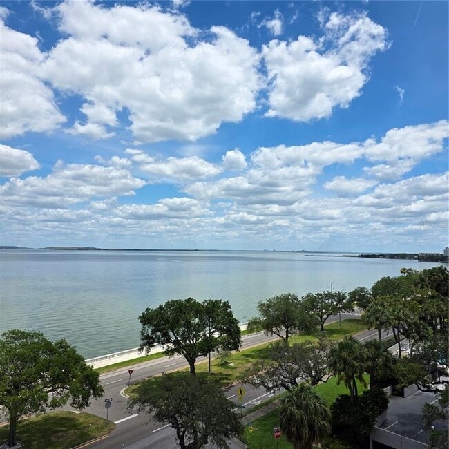 Foto del edificio - 4015 Bayshore Blvd