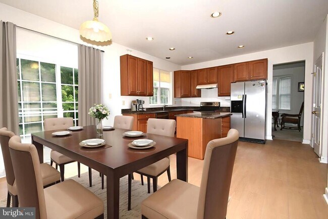 Foto del edificio - 8223 Edge Hill Ln