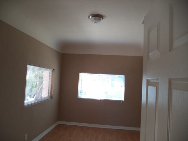 Foto del edificio - 3334 Drew St