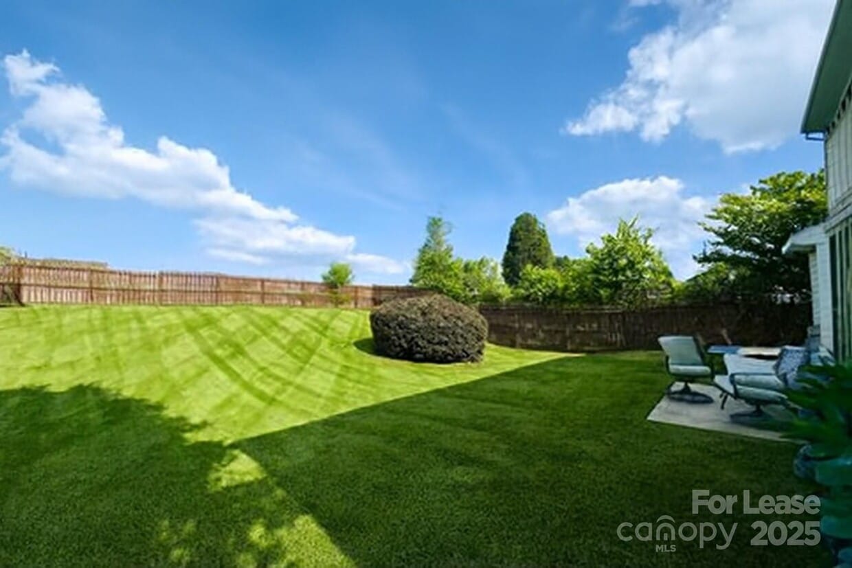 Foto del edificio - 4831 Stowe Derby Dr