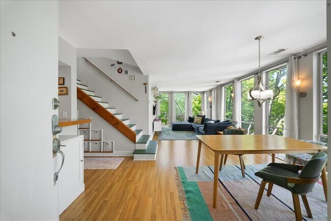 Foto del edificio - 287 14th St NW