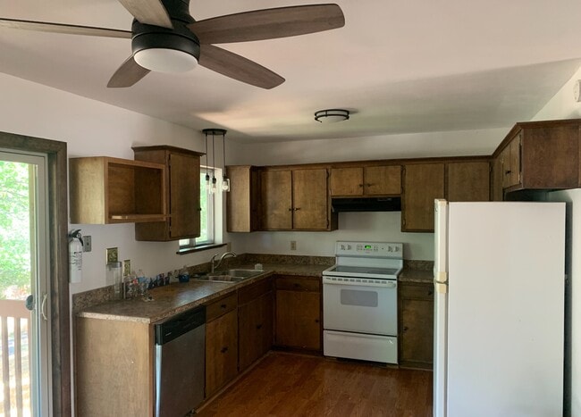 Open kitchn - 805 N Austin St