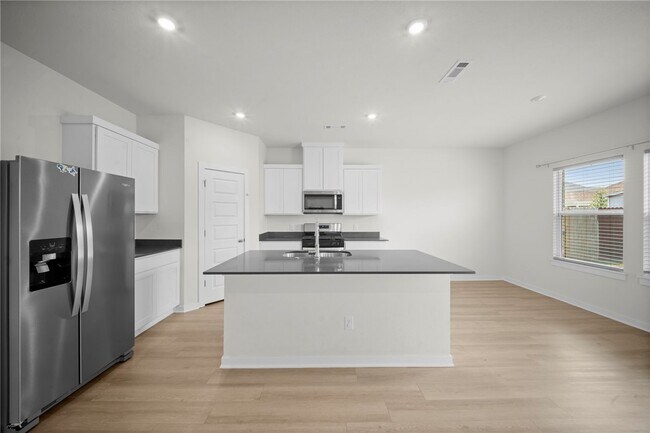 Foto del edificio - 3844 Pinecrest St